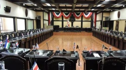 Reportaje: Diputados acumulan 150 ausencias y 840 permisos en primer año de legislatura