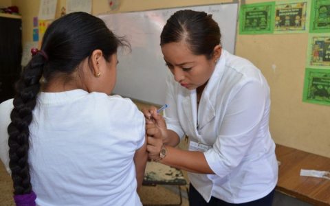 CCSS vacunará a 35 mil niñas contra el papiloma humano a partir de este lunes