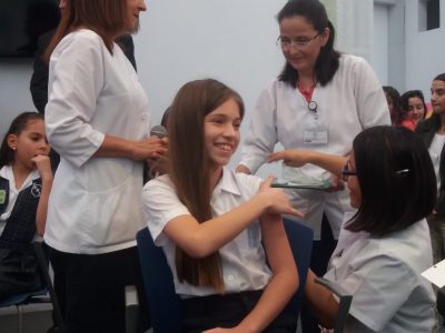 CCSS aspira vacunar 390 niñas por día contra el papiloma humano