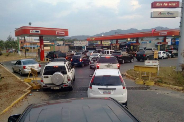 Nicolás Maduro militarizó las gasolineras en varios estados del país