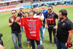 Jorge Luis Pinto lloró al recordar su paso por el Alajuelense