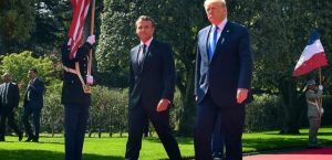 Donald Trump y Emmanuel Macron homenajearon a los veteranos del Día D en Normandía