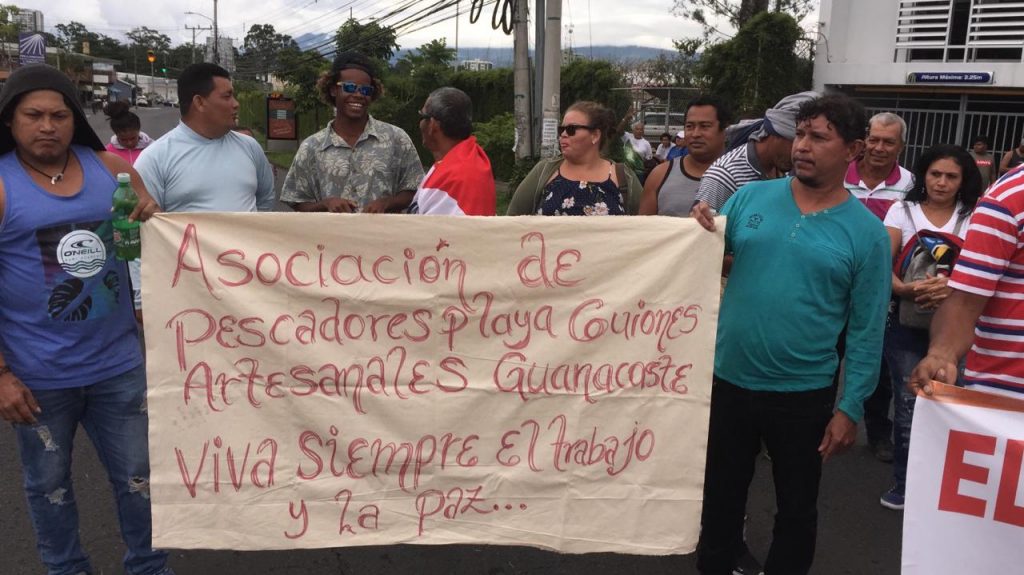 Pescadores esperan al lunes por soluciones del Gobierno para evitar manifestación del 25 de julio