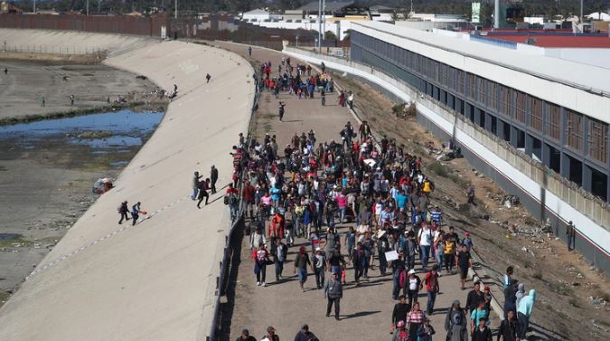 El gobierno de Donald Trump rechazará a los migrantes que pidan asilo en EEUU sin haberlo hecho antes en otro país