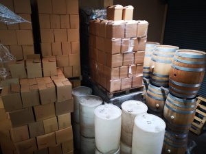 Policía fiscal allana fábrica de licores donde presuntamente tendrían metanol de manera ilegal