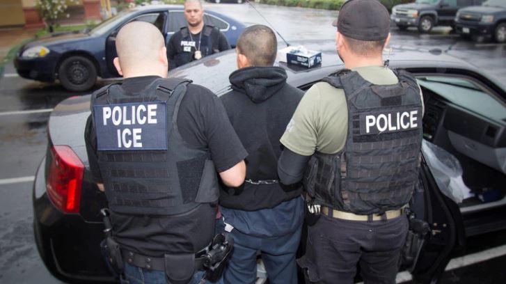Comenzaron redadas en Estados Unidos para arrestar a miles de inmigrantes indocumentados