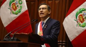 El presidente de Perú, Martín Vizcarra, propuso al Congreso adelantar las elecciones para julio de 2020