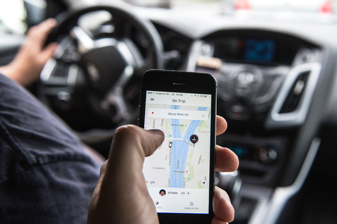 Uber espera respuesta de Hacienda para iniciar cobro de 13% en todos sus viajes