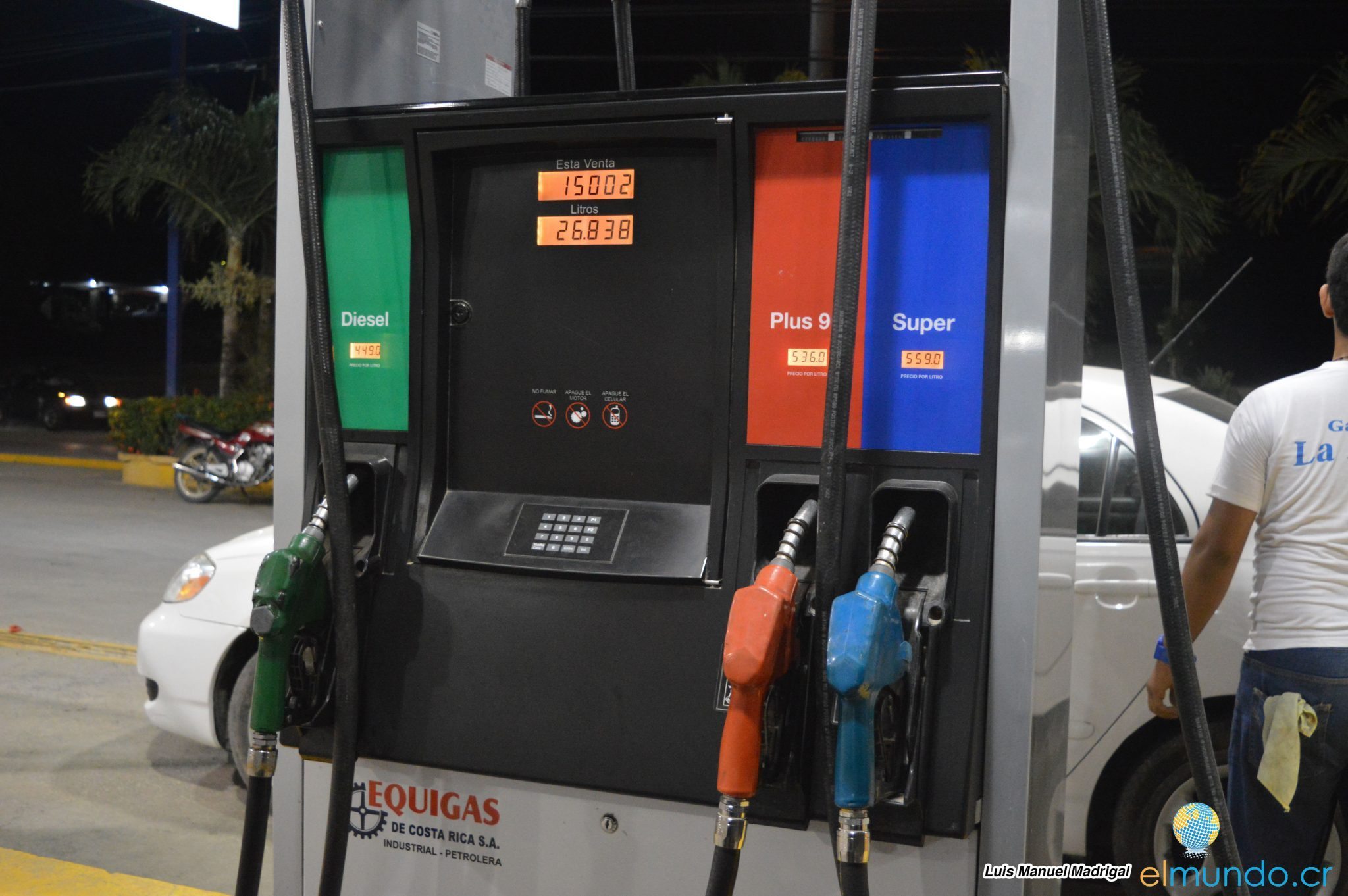 Aresep prevé que tarifas de combustible aumenten por IVA a partir de enero