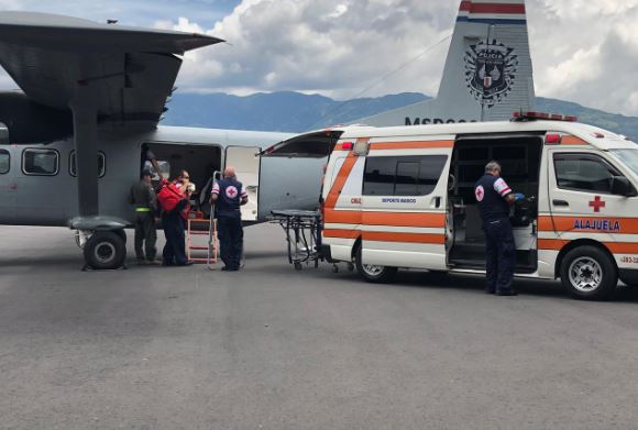 Servicio de vigilancia aérea realizó vuelo ambulancia internacional desde Panamá