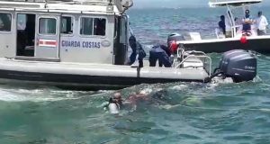 Naufragio en Puntarenas dejó dos pescadores muertos y siete sobrevivientes