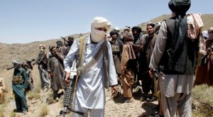 El gobierno de Afganistán acusó a los talibanes de frenar la paz con sus últimos ataques