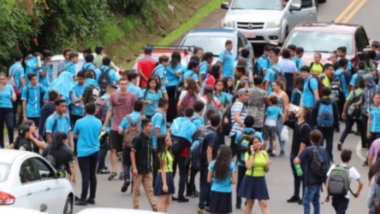 Estudiantes anuncian bloqueos y tortuguismo contra proyecto de huelgas esta semana