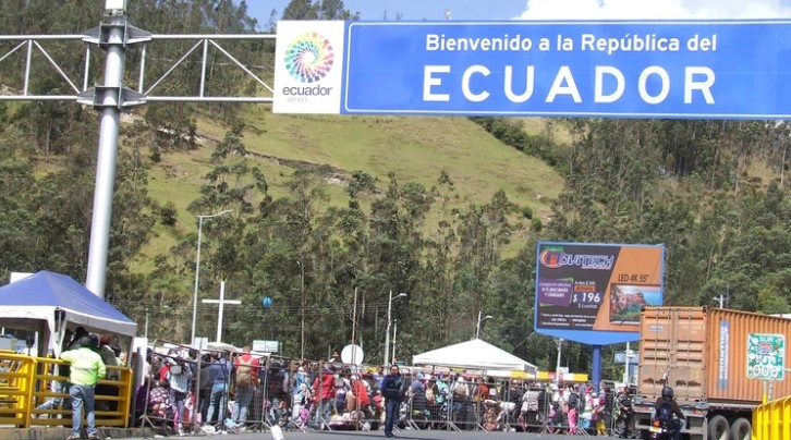 Colombia le pidió a Ecuador que revise la imposición de visa a los migrantes venezolanos