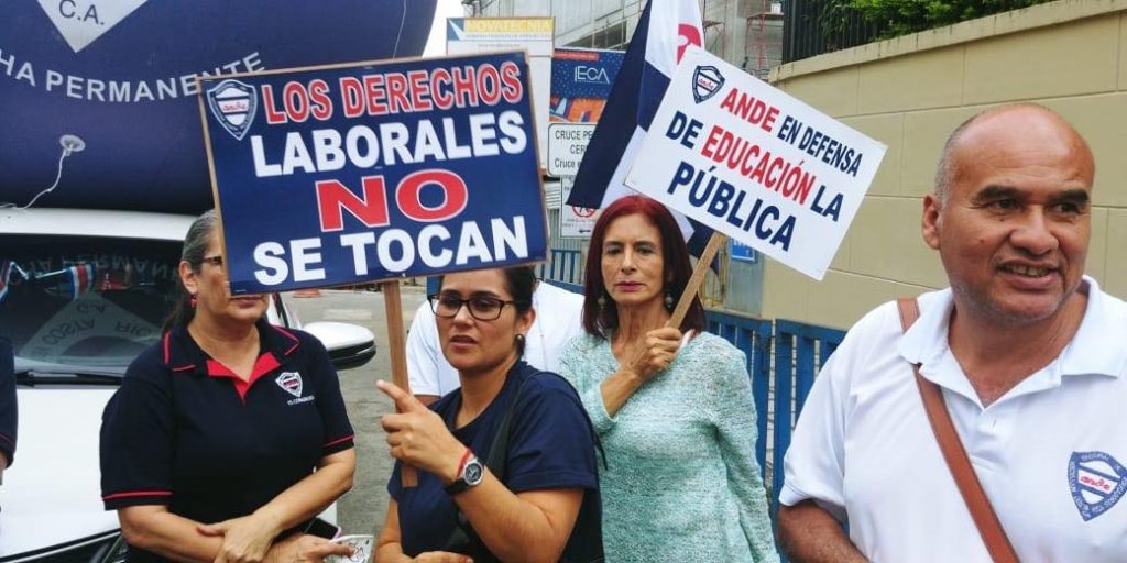 Sindicatos de educación y salud marchan en San José contra plan que busca regular las huelgas
