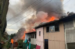 IMAS insta a familias damnificadas por incendio en Barrio Cuba a aceptar alquiler temporal