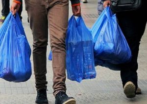 Avanza en el Congreso proyecto para eliminar bolsas plásticas de comercios