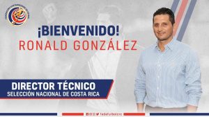 Ronald González es el tico número 27 que dirige la Selección Nacional