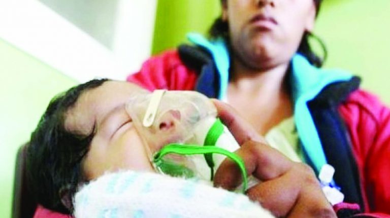 Pico de virus respiratorios deja 13 menores fallecidos: Hospital de Niños urge extremar medidas