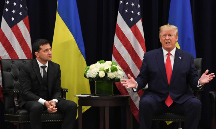 El informante que denunció la llamada entre Trump y el presidente de Ucrania señaló que la Casa Blanca intentó ocultarla