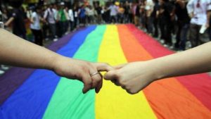 Defensoría recuerda a diputados que matrimonio igualitario es una realidad y no una opción