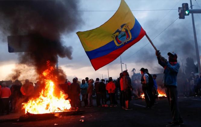 Cerca de medio millar de personas fueron detenidas durante los disturbios en Ecuador