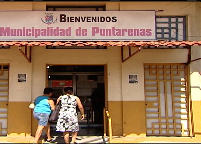 Fiscalía detiene a alcalde de Puntarenas por supuesta malversación de fondos