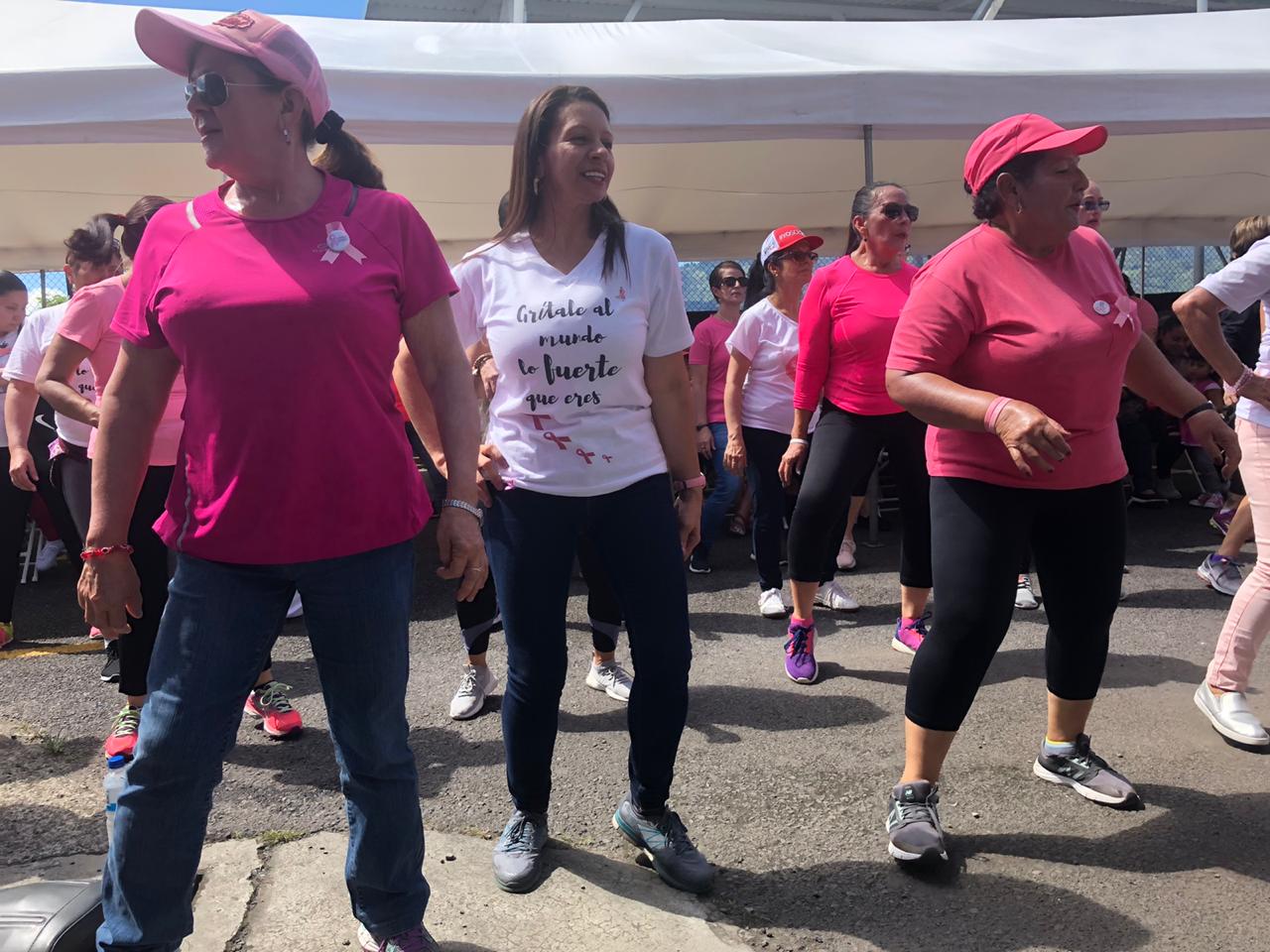 Ticos se unen en caminatas este viernes para luchar contra el cáncer de mama