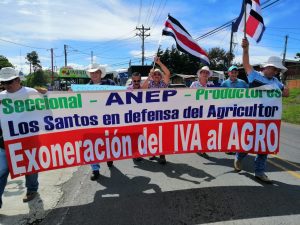 Pescadores y agricultores caminaron tres días para pedir al gobierno empleo en Limón y Puntarenas