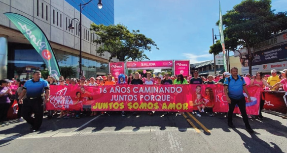 Caminata contra el cáncer de mama convocó a más de 100 mil personas en Paseo Colón