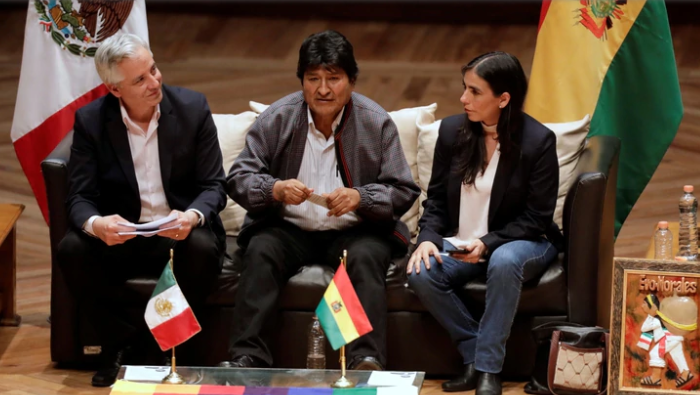 Evo Morales fue abucheado cuando brindaba una conferencia en México: un grupo de manifestantes lo acusó de “fraude electoral”
