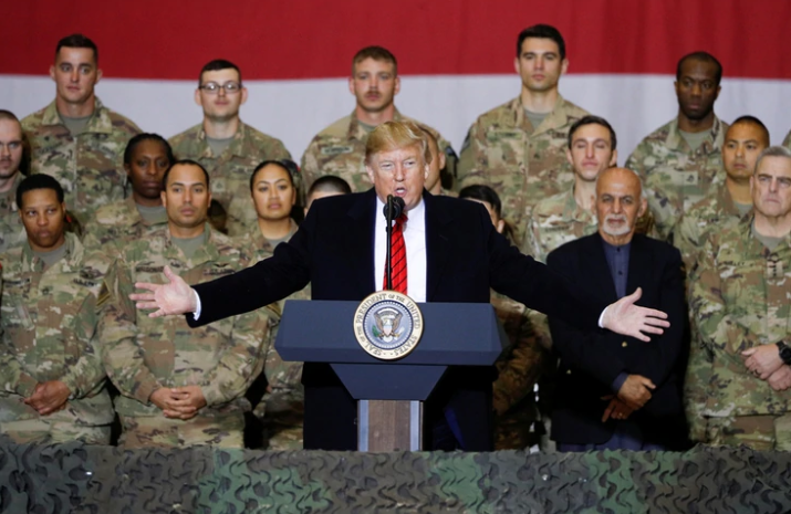 Donald Trump viajó por sorpresa a Afganistán para compartir la cena de Acción de Gracias con las tropas estadounidenses