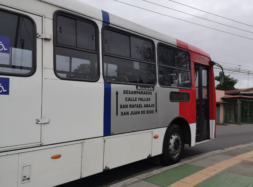 Inauguran ruta de autobús que beneficiará a 66 mil usuarios de Desamparados