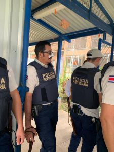 Motín en cárcel de Pérez Zeledón dejó cinco policías heridos