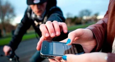 OIJ alerta sobre aumento de hurtos durante fin de año: Delincuentes ponen la mira en celulares y tarjetas de crédito