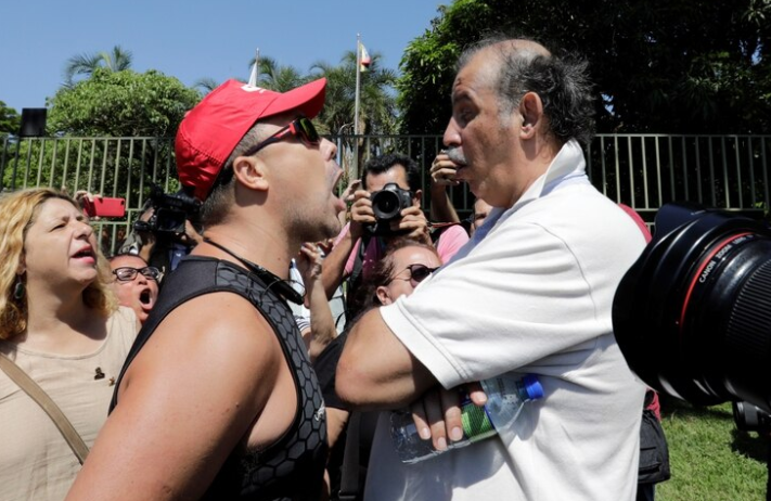 Tensión en la embajada de Venezuela en Brasilia: chavistas se atrincheraron para no entregar el control a los delegados de Juan Guaidó