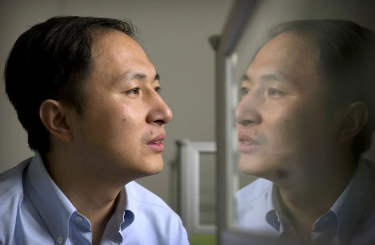 China condenó a tres años de cárcel al científico que creo bebés genéticamente modificados