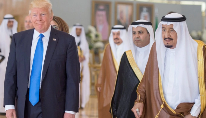 El rey de Arabia Saudita llamó a Donald Trump y calificó como “salvaje” el ataque en la base naval de Pensacola