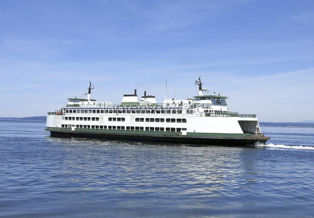 Costa Rica y El Salvador difieren sobre entrada en operación del ferry entre ambos países