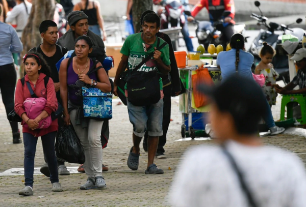 Más de 200.000 personas cruzaron la frontera entre Venezuela y Colombia en tres días