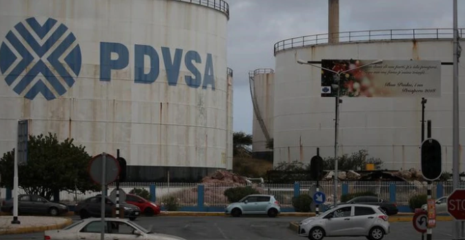 El nuevo método de PDVSA para esquivar las sanciones y vender petróleo del régimen chavista al mundo