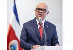 Presidente nombra a Rodolfo Solano como nuevo Canciller de la República