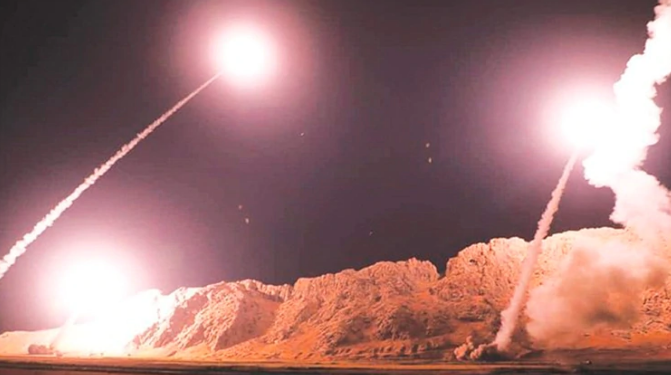 Al menos nueve cohetes impactaron en la base iraquí Al Asad, que alberga tropas estadounidenses