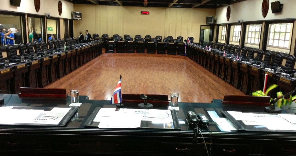 Resumen Legislativo: Acaloradas discusiones sobre huelgas, informes de Procuraduría y un diputado polémico