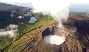 Sobrevuelo al Rincón de la Vieja reveló daños en parte superior del cono volcánico por erupción del jueves