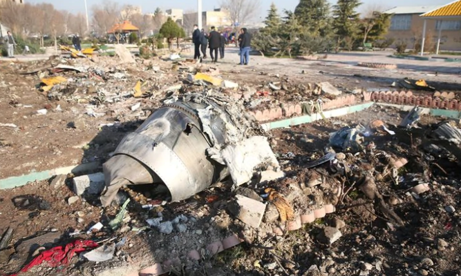 Irán “limpió” con topadoras la zona en la que cayó el avión con 176 personas a bordo