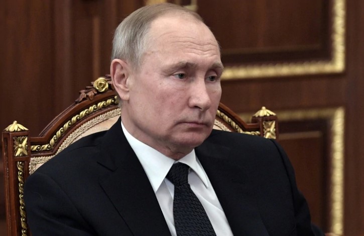 Vladimir Putin apoyó incluir la prohibición del matrimonio gay en la Constitución