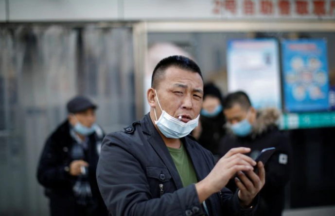El gobierno chino admitió que necesita importar “urgentemente” mascarillas de protección