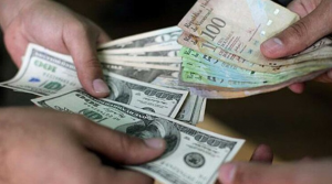 Casi el 65% de las transacciones en Venezuela son hechas en moneda extranjera