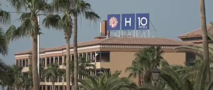 Hay más de mil turistas confinados en un hotel de Tenerife porque un médico italiano dio positivo de coronavirus